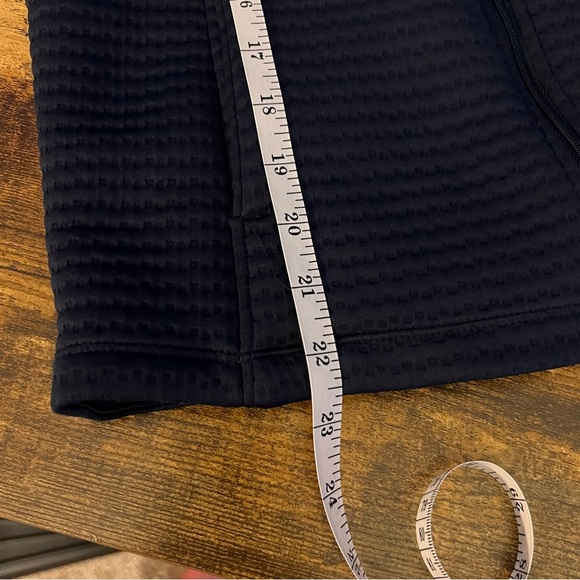 Lady Hagen Navy Blue Vest. Textured Material. Size Medium - Picture 5 of 6